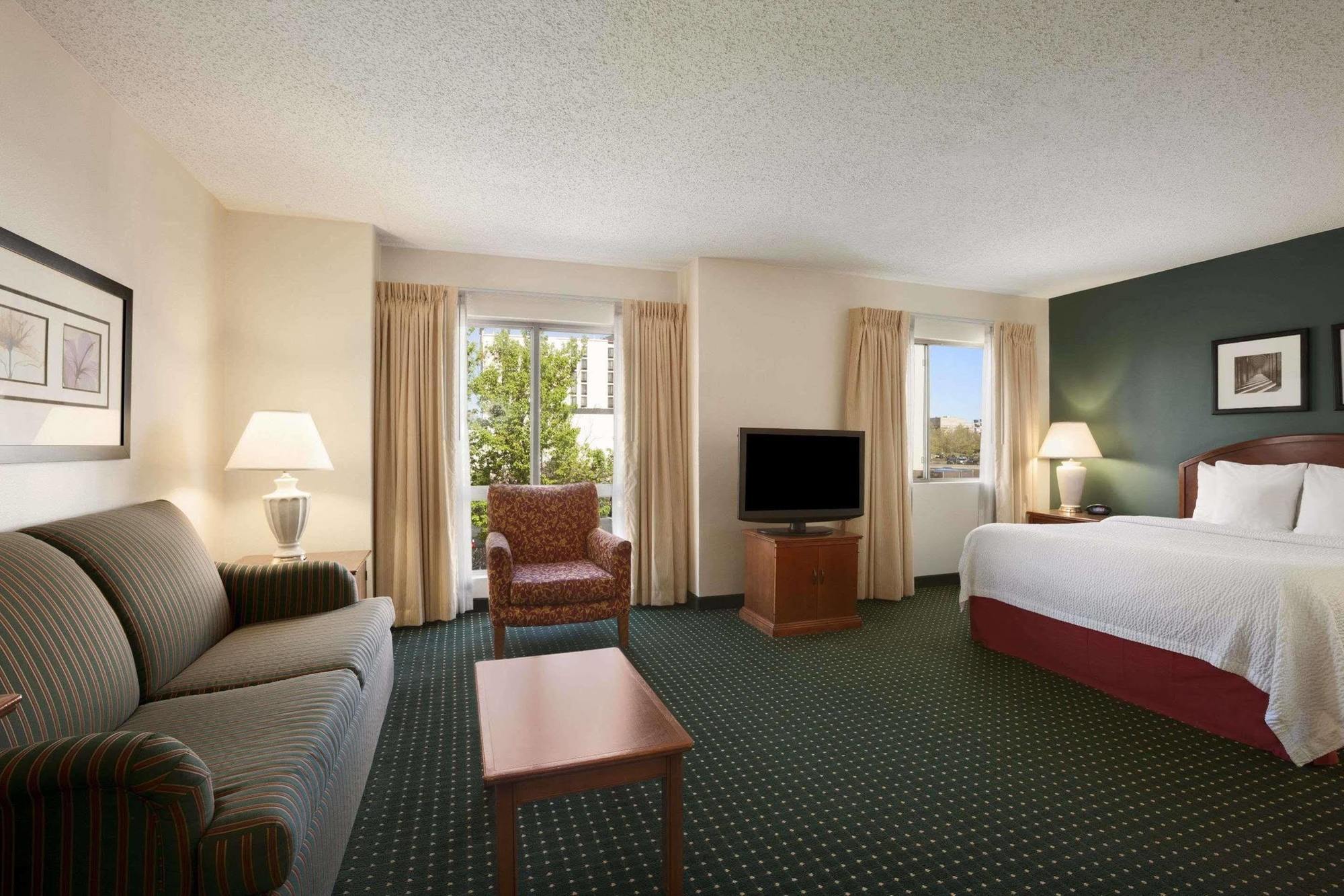 Hawthorn Suites By Wyndham Philadelphia Airport Buitenkant foto