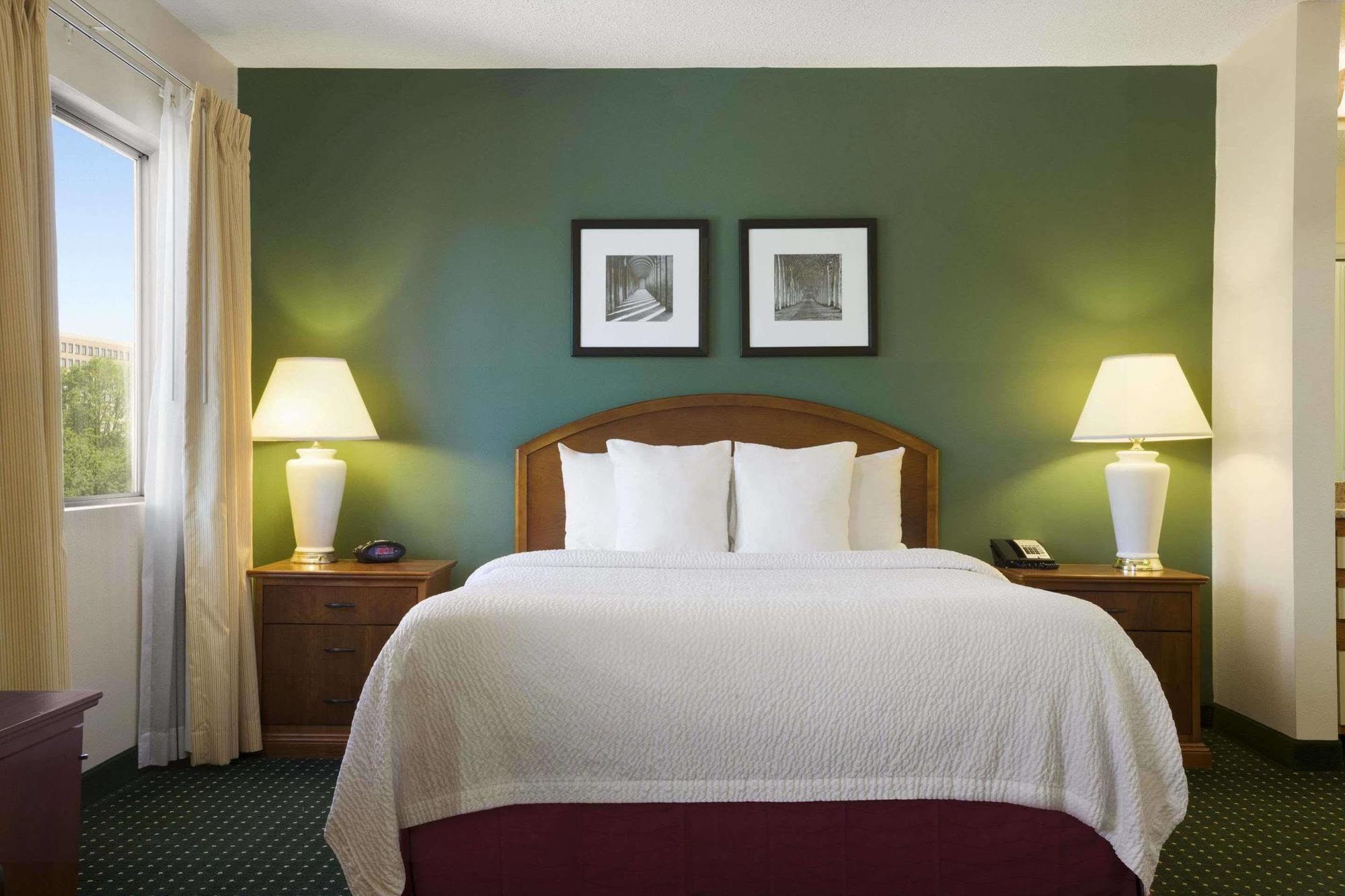 Hawthorn Suites By Wyndham Philadelphia Airport Buitenkant foto