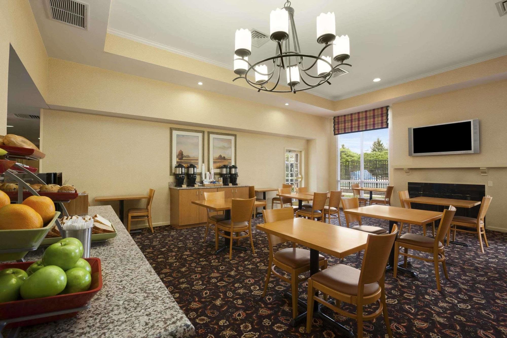 Hawthorn Suites By Wyndham Philadelphia Airport Buitenkant foto