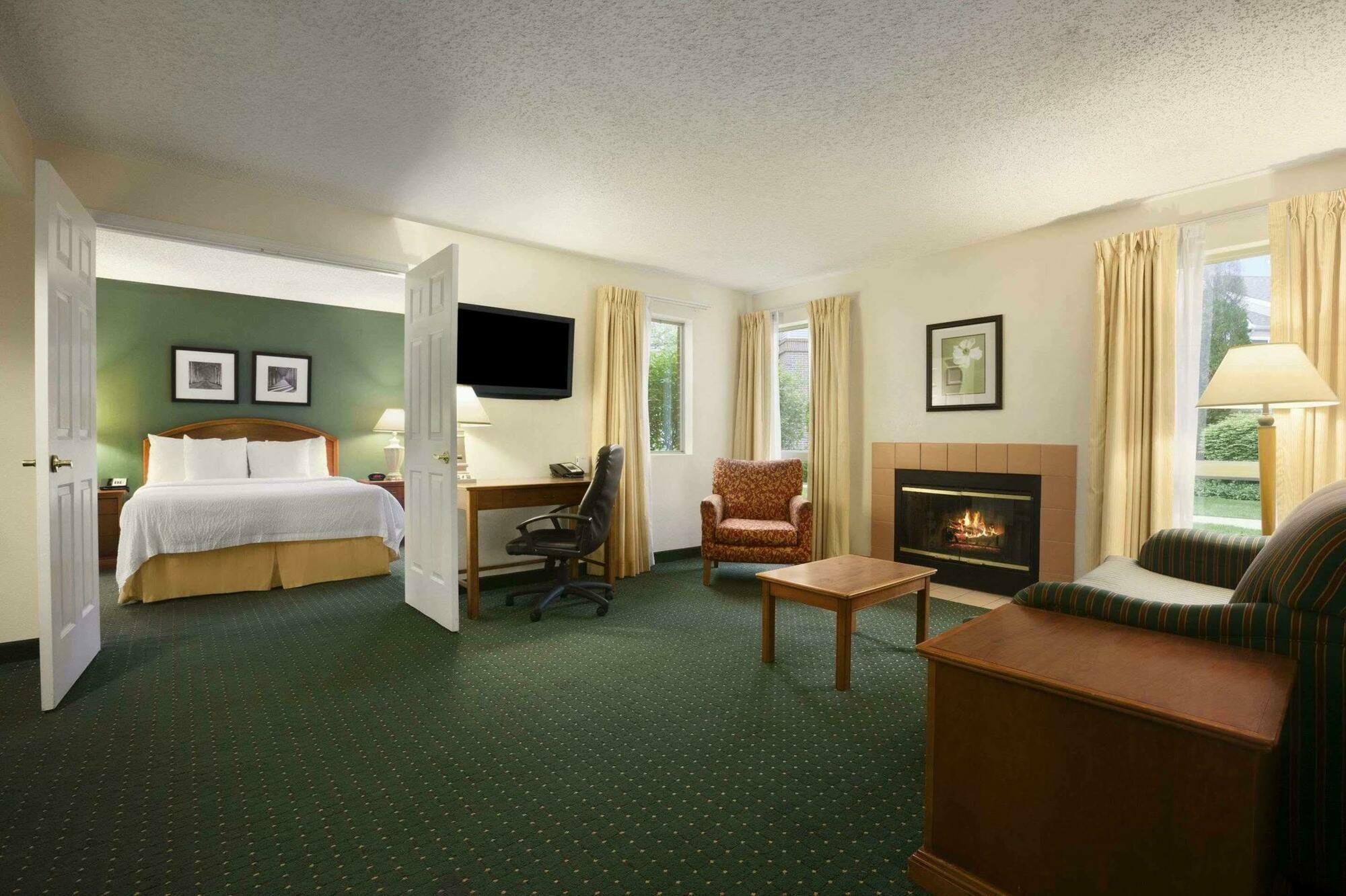 Hawthorn Suites By Wyndham Philadelphia Airport Buitenkant foto