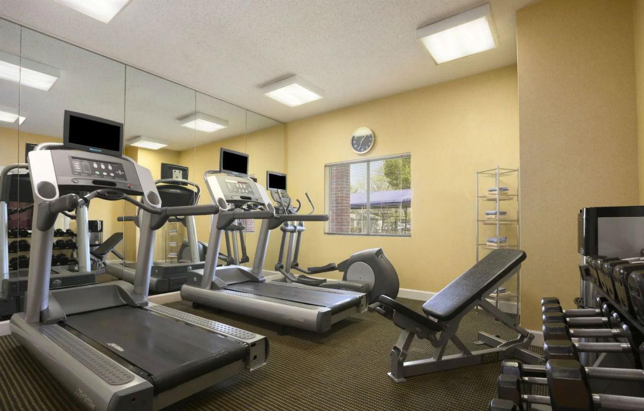 Hawthorn Suites By Wyndham Philadelphia Airport Buitenkant foto